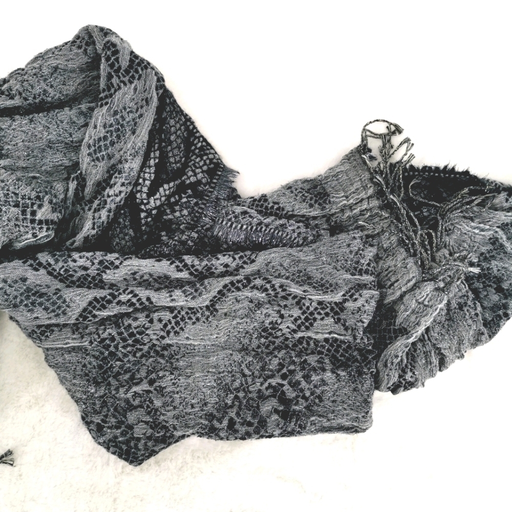 Ahujasons India Women’s O/S Black Gray Scarf - Picture 8 of 9